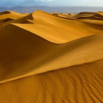 Песчаные дюны «общаются» друг с другом